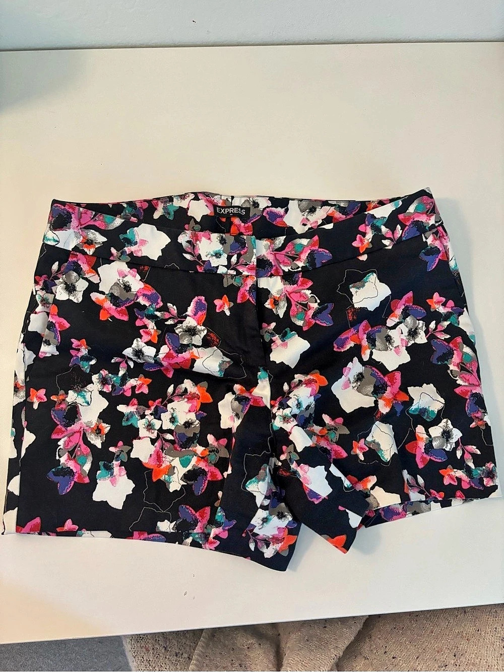 Express Floral Shorts in Black & Pink Size 6